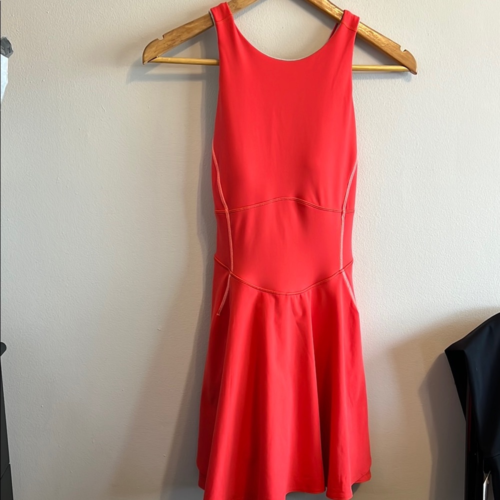 Lululemon court crush dress brand new , size 4